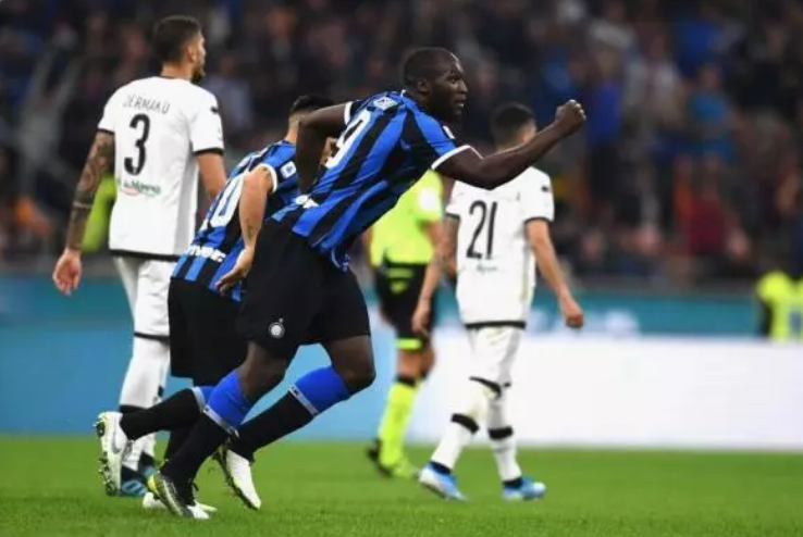  米兰德比战平两队错失登顶良机  