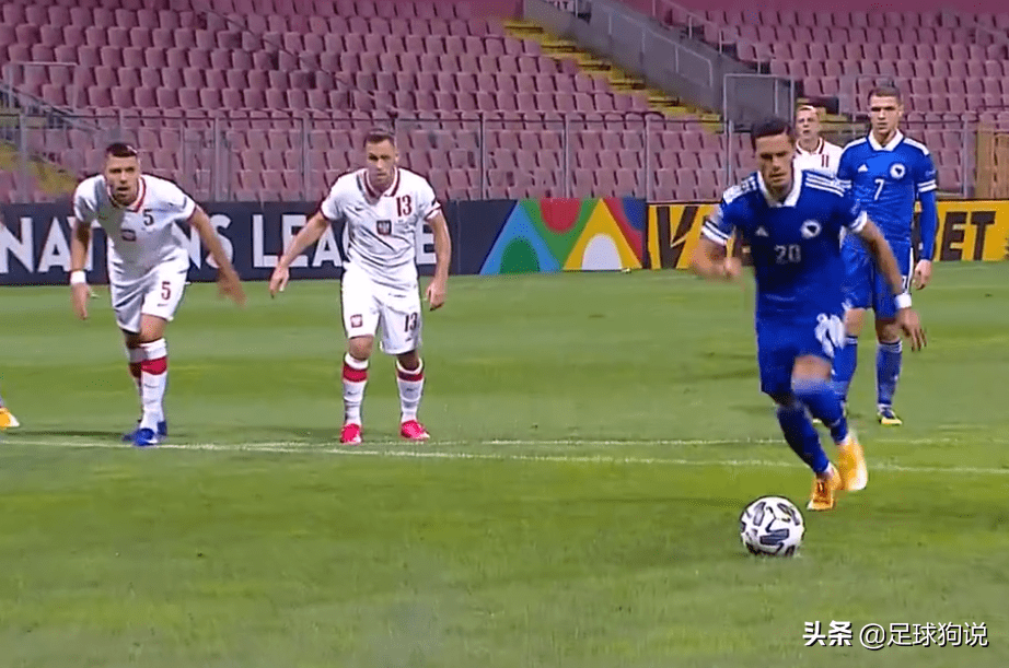  弗赖堡爆冷击败劲旅，保级形势再现新的转机