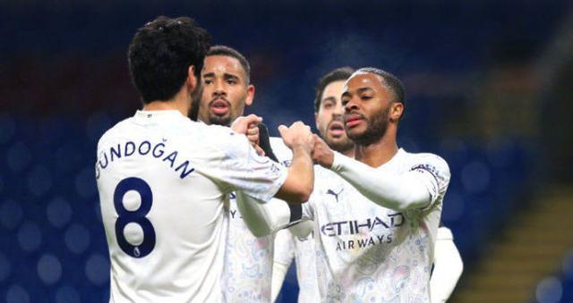  英超争冠格局再生变数曼城利物浦双雄积分差距持续缩小