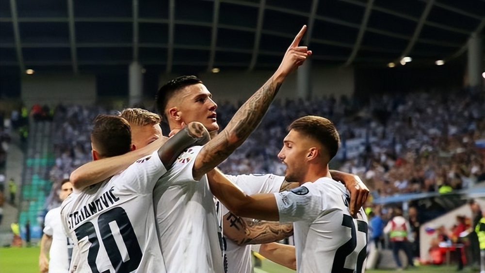  哈兰德双响炮助曼城扩大领先优势